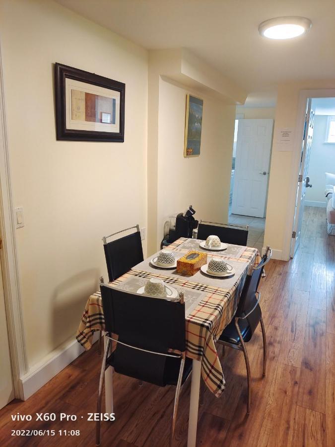 Romantic Homestay Coquitlam Eksteriør billede